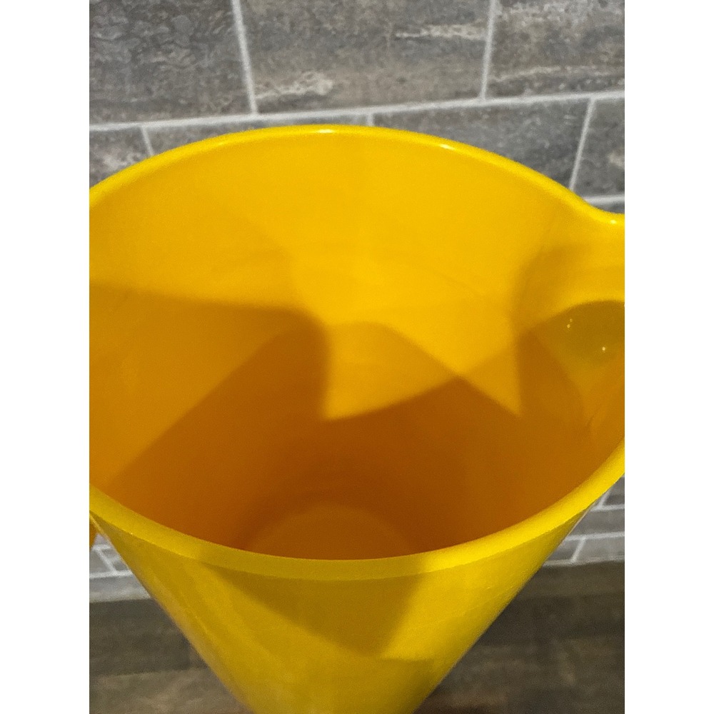 Vintage Design Motivation Ltd Yellow Plastic Pitcher with Lid Made in Canada - Picture 10 of 10